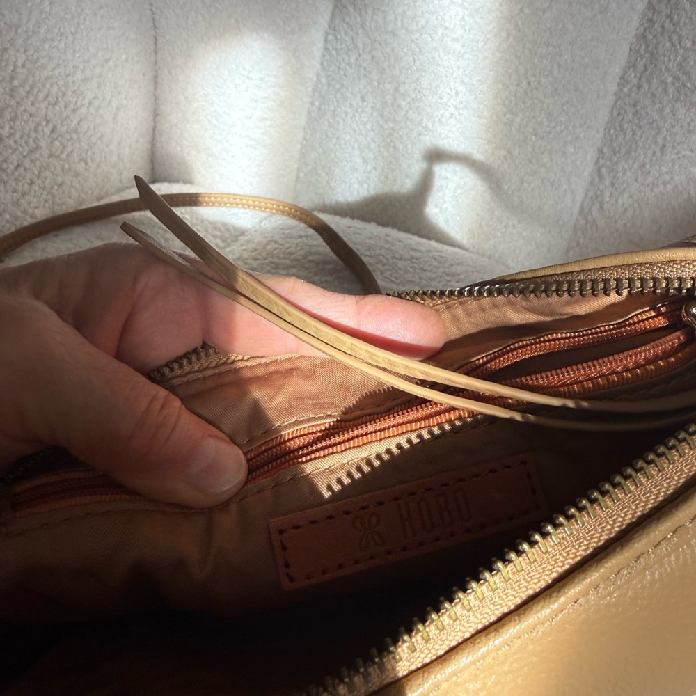 Hobo Tan Leather Crossbody Bag - Picture 2 of 5